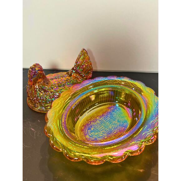 Mosser Marigold Carnival Hen on Nest - GLOWS - Picture 7 of 11